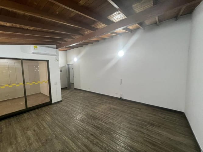 Oficina en arriendo en San Diego, Medellín, 38 m² · foto 10 de 12