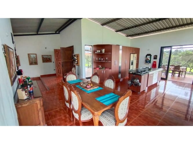 Casa de 3 alcobas en venta en Via El Eden, Armenia, 375 m² · foto 11 de 17