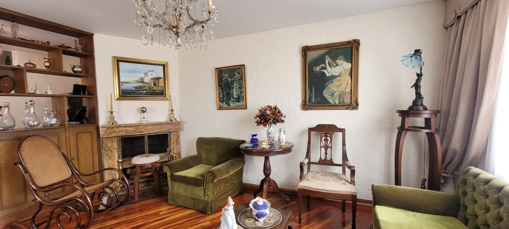 Casa en venta en Pontevedra, Bogotá · foto 2 de 24