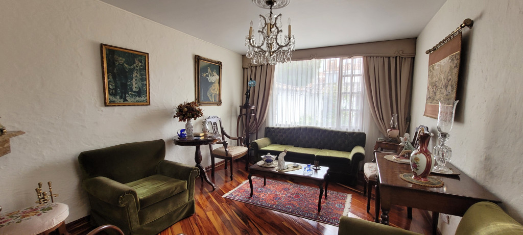 Casa en venta en Pontevedra, Bogotá · foto 3 de 24