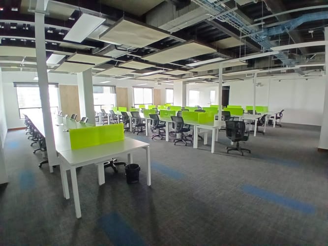 Local en arriendo en Los Balsos, Medellín, 905 m² · foto 7 de 10