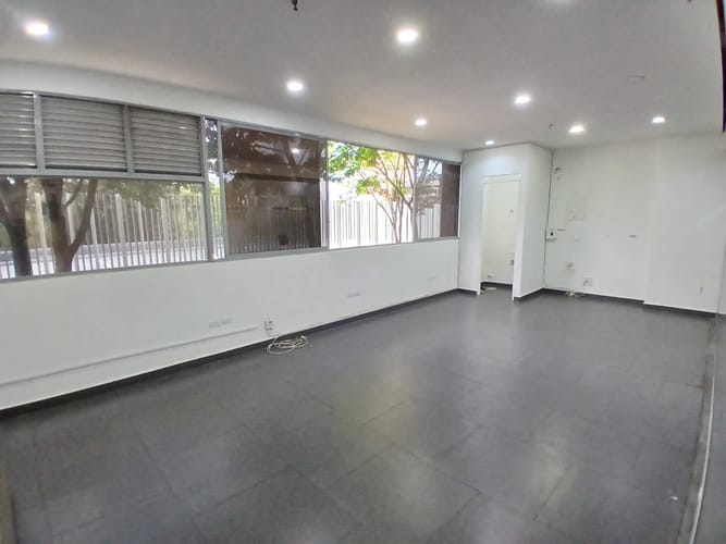 Local en arriendo en Castropol, Medellín, 32 m² · foto 2 de 10