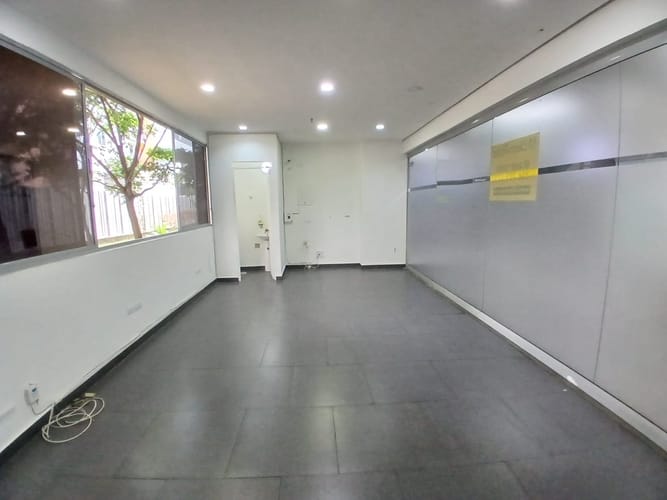 Local en arriendo en Castropol, Medellín, 32 m² · foto 4 de 10