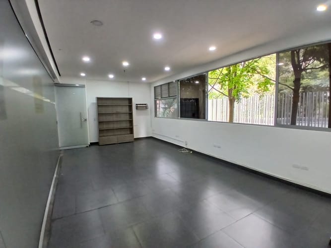 Local en arriendo en Castropol, Medellín, 32 m² · foto 6 de 10