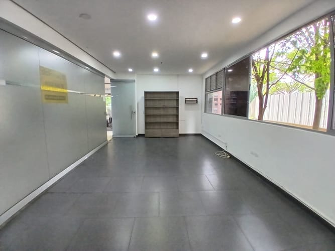 Local en arriendo en Castropol, Medellín, 32 m² · foto 8 de 10