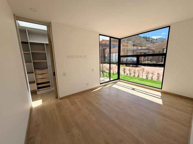 Casa de 4 alcobas en venta en Chuntame, Cajicá, 126 m² · foto 2 de 16