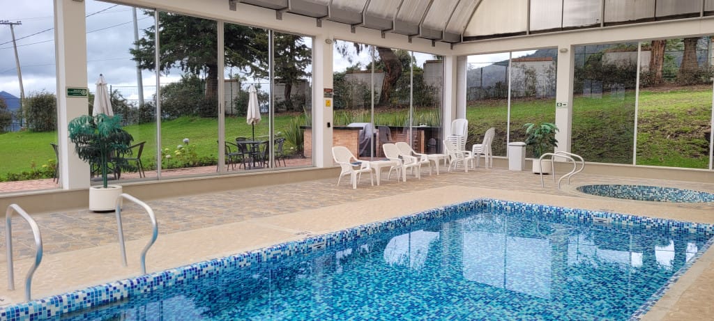 Lote en venta en Aposentos, Sopó, 2048 m² · foto 2 de 14