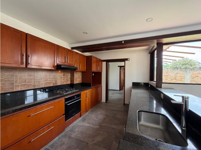 Casa de 4 alcobas en arriendo en Cajicá, 197 m² · foto 5 de 24