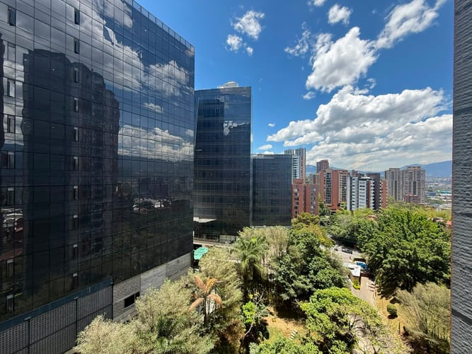 Apartamento de 3 alcobas en arriendo en El Poblado, Medellín, 70 m² · foto 9 de 12