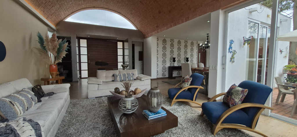 Casa en venta en Guaymaral, Bogotá · foto 2 de 24