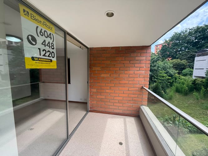 Apartamento de 2 alcobas en arriendo en El Diamante No. 2, Medellín, 78 m² · foto 8 de 13