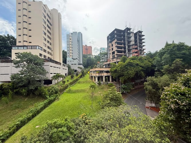Apartamento de 2 alcobas en arriendo en El Diamante No. 2, Medellín, 78 m² · foto 9 de 13