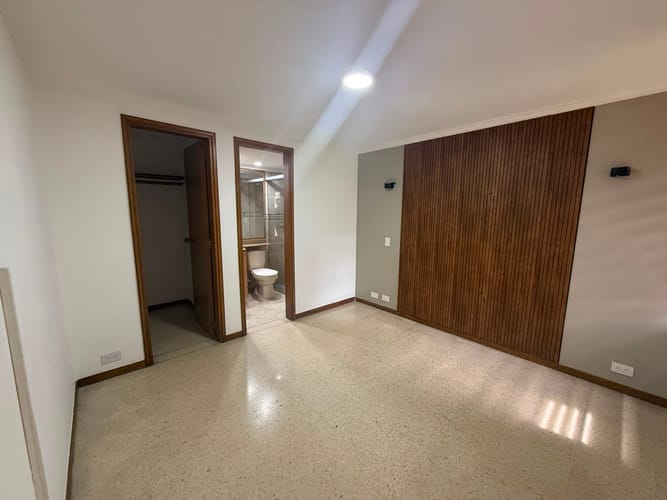 Apartamento de 2 alcobas en arriendo en El Diamante No. 2, Medellín, 78 m² · foto 11 de 13