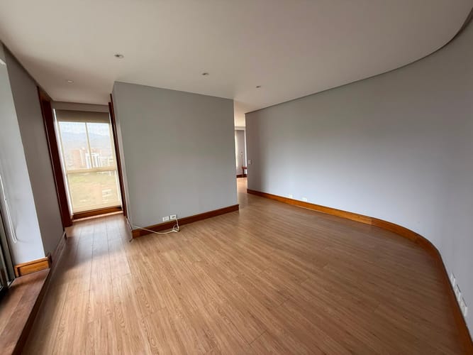 Apartamento de 2 alcobas en arriendo en El Castillo, Medellín, 180 m² · foto 7 de 15