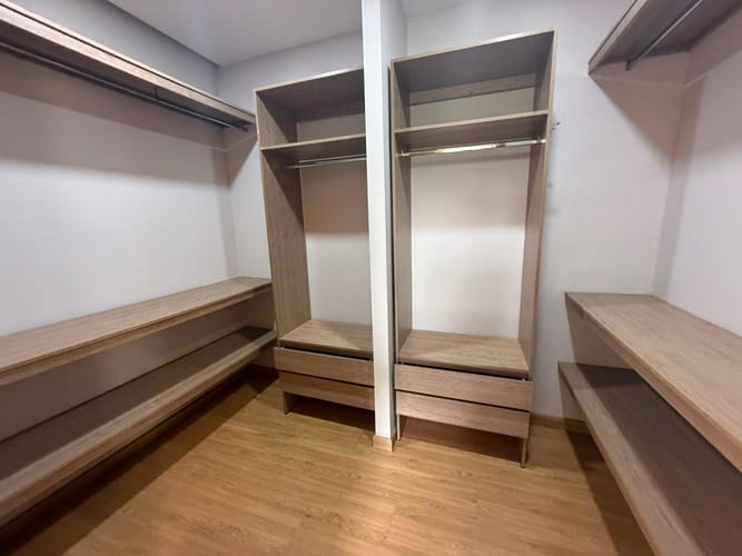 Apartamento de 2 alcobas en arriendo en El Castillo, Medellín, 180 m² · foto 12 de 15