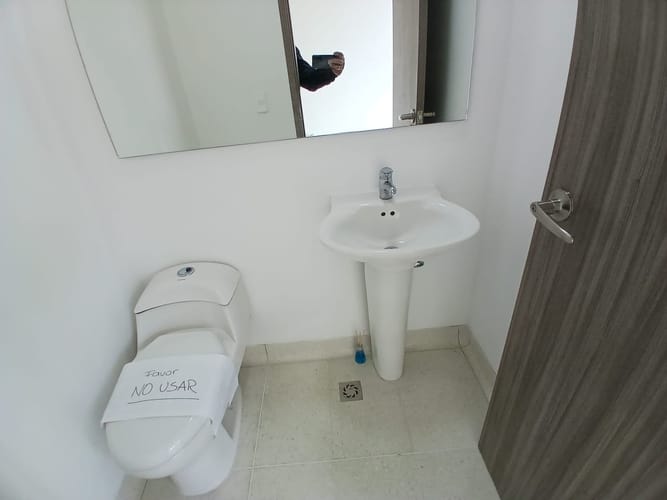 Consultorio en arriendo en Villa Carlota, Medellín, 33 m² · foto 3 de 10