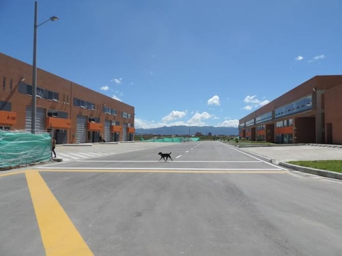 Bodega en arriendo en Siberia, Cota, 2000 m² · foto 3 de 24