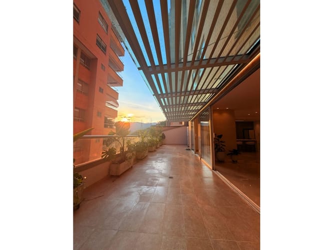 Apartamento de 3 alcobas en venta en Normandia, Cali, 277 m² · foto 3 de 24
