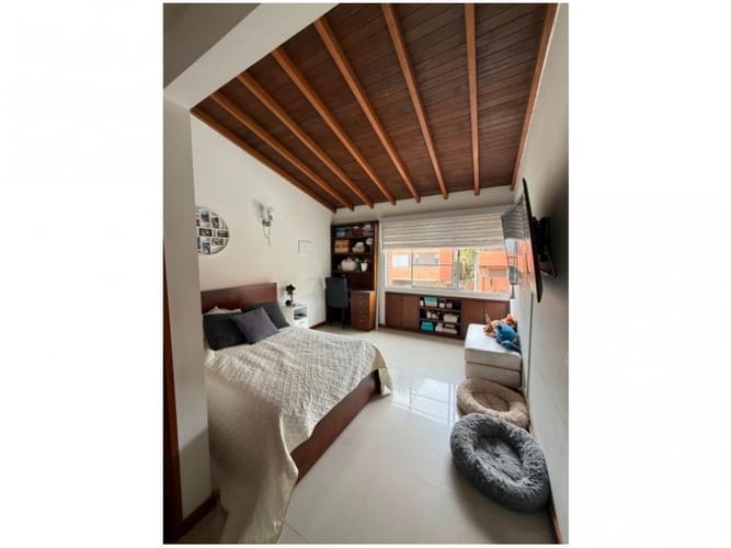 Casa de 3 alcobas en venta en Loma Benedictinos, Envigado, 260 m² · foto 12 de 17