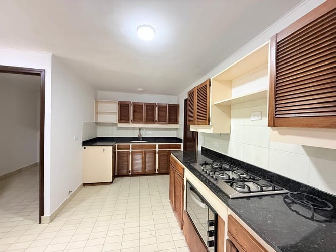 Apartamento de 3 alcobas en arriendo en Las Lomas, Medellín, 148 m² · foto 3 de 19
