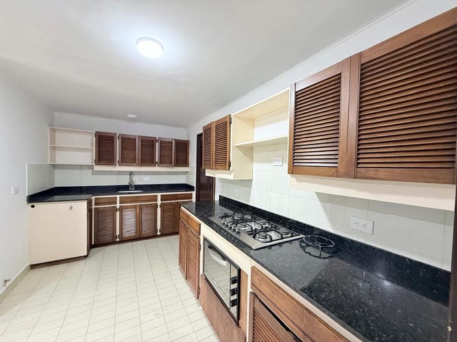 Apartamento de 3 alcobas en arriendo en Las Lomas, Medellín, 148 m² · foto 4 de 19