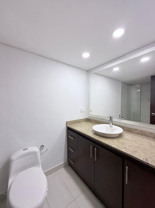 Apartamento de 3 alcobas en arriendo en Las Lomas, Medellín, 148 m² · foto 18 de 19