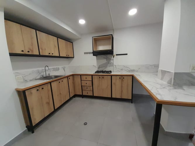 Apartaestudio en arriendo en El Tesoro, Medellín, 70 m² · foto 6 de 16