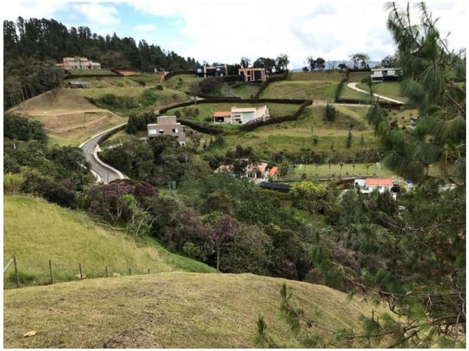 Lote en venta en Las Palmas, Envigado, 3150 m² · foto 2 de 10