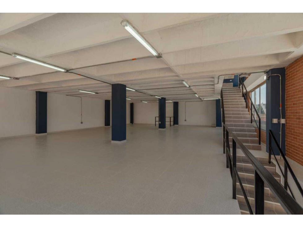 Bodega en venta en Playa Rica-Rancheria, Medellín, 604 m² · foto 5 de 24
