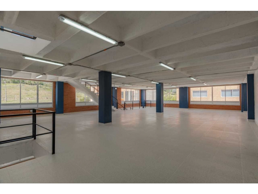 Bodega en venta en Playa Rica-Rancheria, Medellín, 604 m² · foto 15 de 24