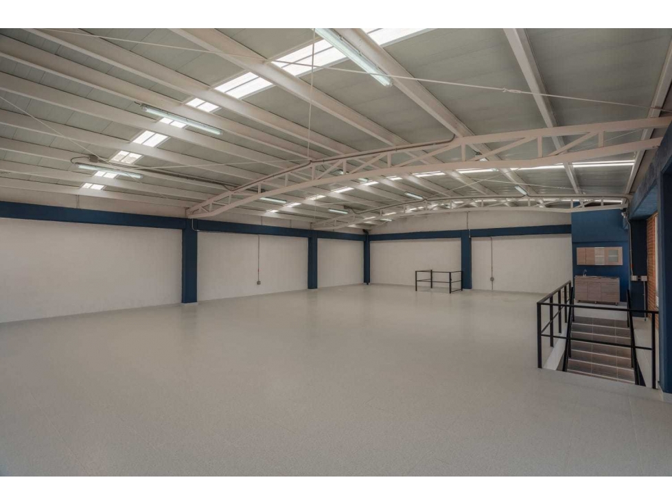 Bodega en venta en Playa Rica-Rancheria, Medellín, 604 m² · foto 20 de 24