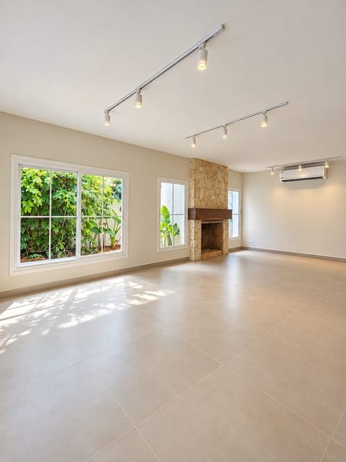 EN VENTA - HERMOSA Y AMPLIA RESIDENCIA, TOTALMENTE REFACCIONADA A ESTRENAR, EN EL EXCLUSIVO BARRIO MBURUCUYA. - foto 3