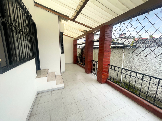 Casa de 4 alcobas en venta en Cota, 275 m² · foto 2 de 19