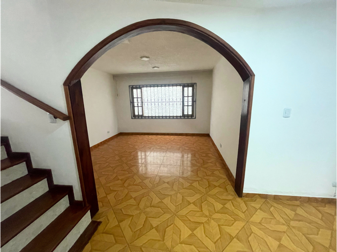 Casa de 4 alcobas en venta en Cota, 275 m² · foto 3 de 19