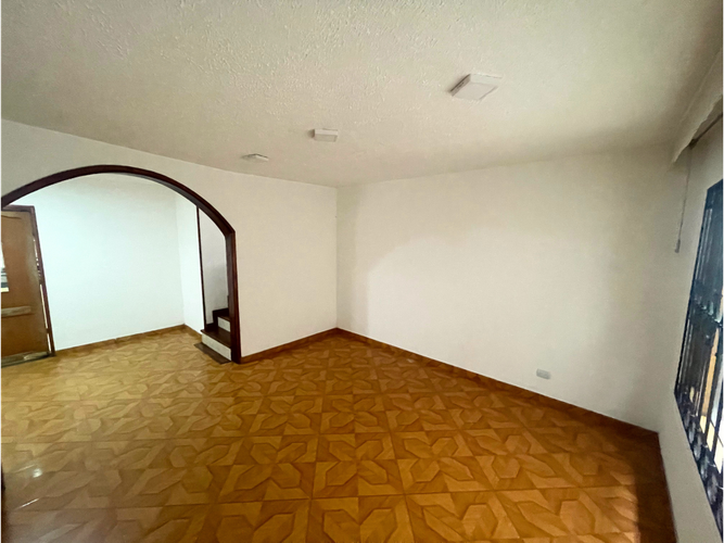 Casa de 4 alcobas en venta en Cota, 275 m² · foto 4 de 19