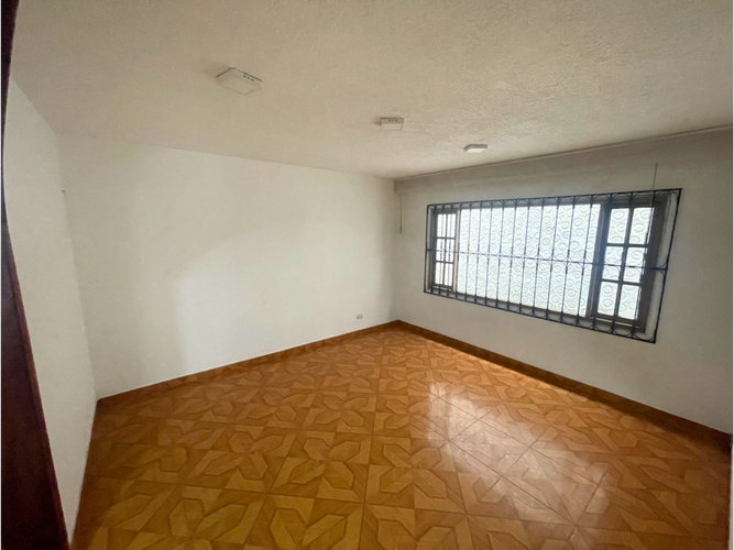 Casa de 4 alcobas en venta en Cota, 275 m² · foto 5 de 19