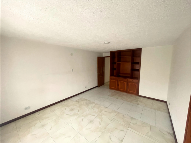Casa de 4 alcobas en venta en Cota, 275 m² · foto 11 de 19