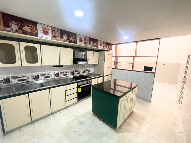 Casa de 4 alcobas en venta en Cota, 275 m² · foto 16 de 19