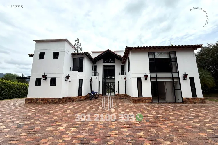 Casa de 5 alcobas en venta en Guayabito, Rionegro, 500 m² · foto 2 de 24