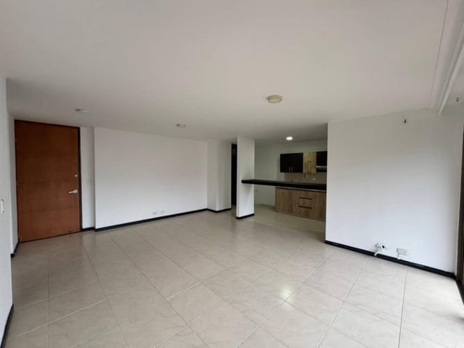 Apartamento de 2 alcobas en arriendo en Castropol, Medellín, 90 m² · foto 2 de 19