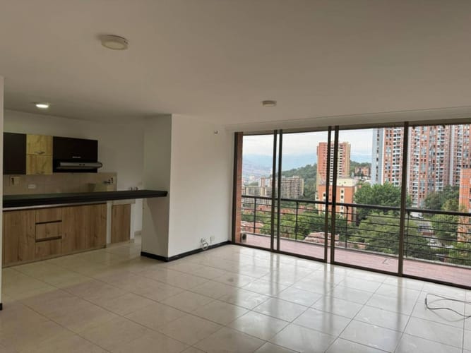 Apartamento de 2 alcobas en arriendo en Castropol, Medellín, 90 m² · foto 3 de 19