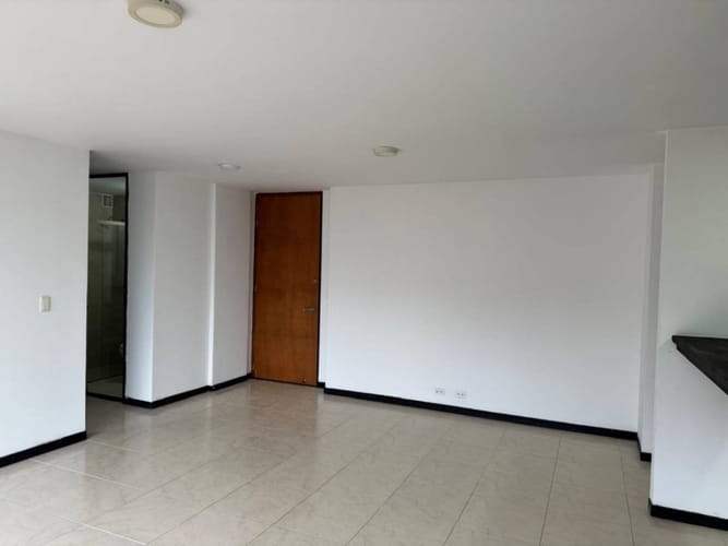 Apartamento de 2 alcobas en arriendo en Castropol, Medellín, 90 m² · foto 4 de 19