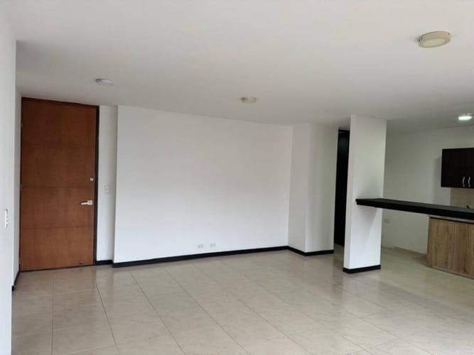 Apartamento de 2 alcobas en arriendo en Castropol, Medellín, 90 m² · foto 6 de 19