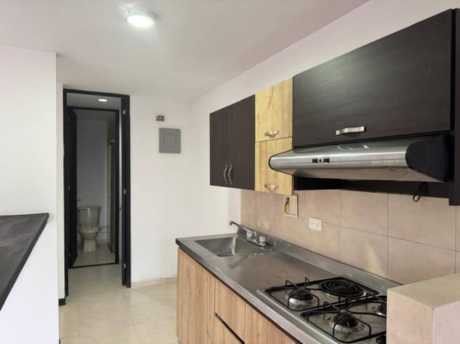 Apartamento de 2 alcobas en arriendo en Castropol, Medellín, 90 m² · foto 8 de 19