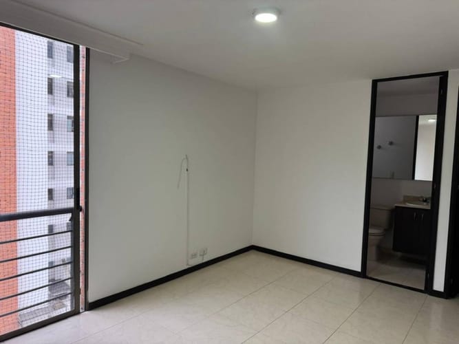 Apartamento de 2 alcobas en arriendo en Castropol, Medellín, 90 m² · foto 11 de 19