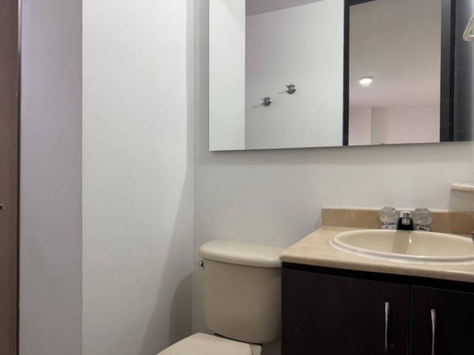 Apartamento de 2 alcobas en arriendo en Castropol, Medellín, 90 m² · foto 17 de 19