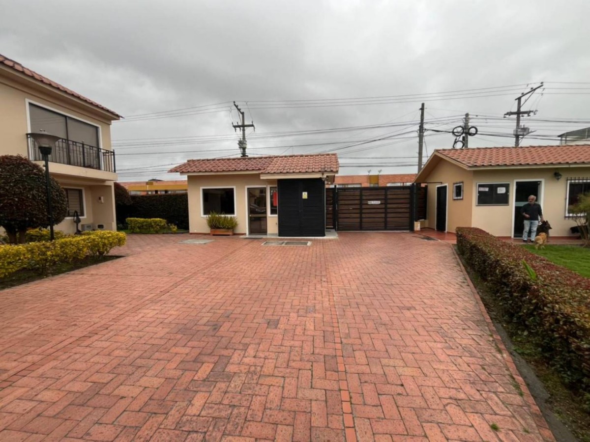 Casa en venta en Hacienda Fontanar, Chía · foto 2 de 24