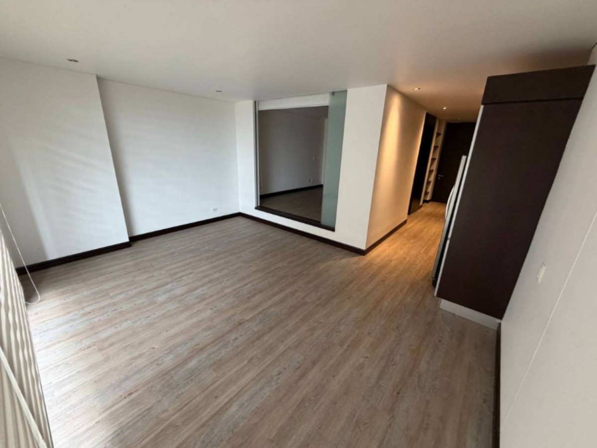 Apartamento en venta en Chico Norte, Bogotá · foto 2 de 23