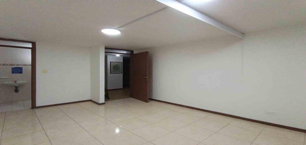 Oficina en arriendo en Versalles, Manizales, 17 m² · foto 3 de 16