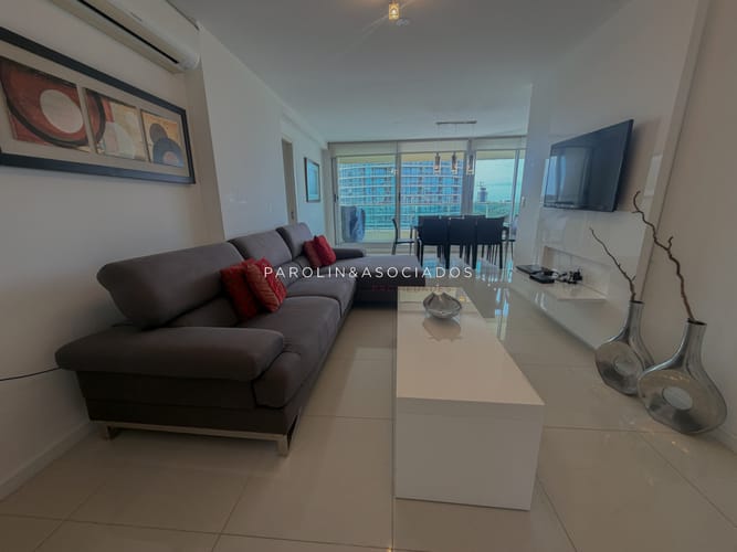 Departamento en Venta de 3 Dormitorios en Gala Vista, Punta del Este